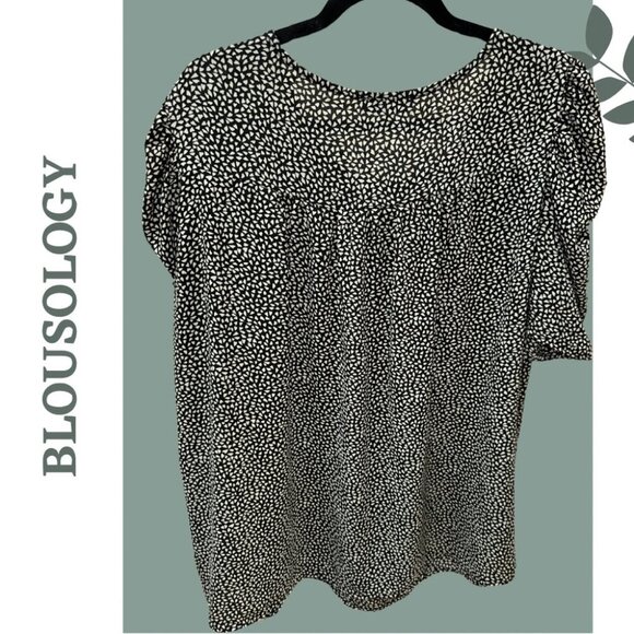 Blousology Black and White Print Women's Top Short Full Gathered Sleeve 3X - Picture 4 of 6